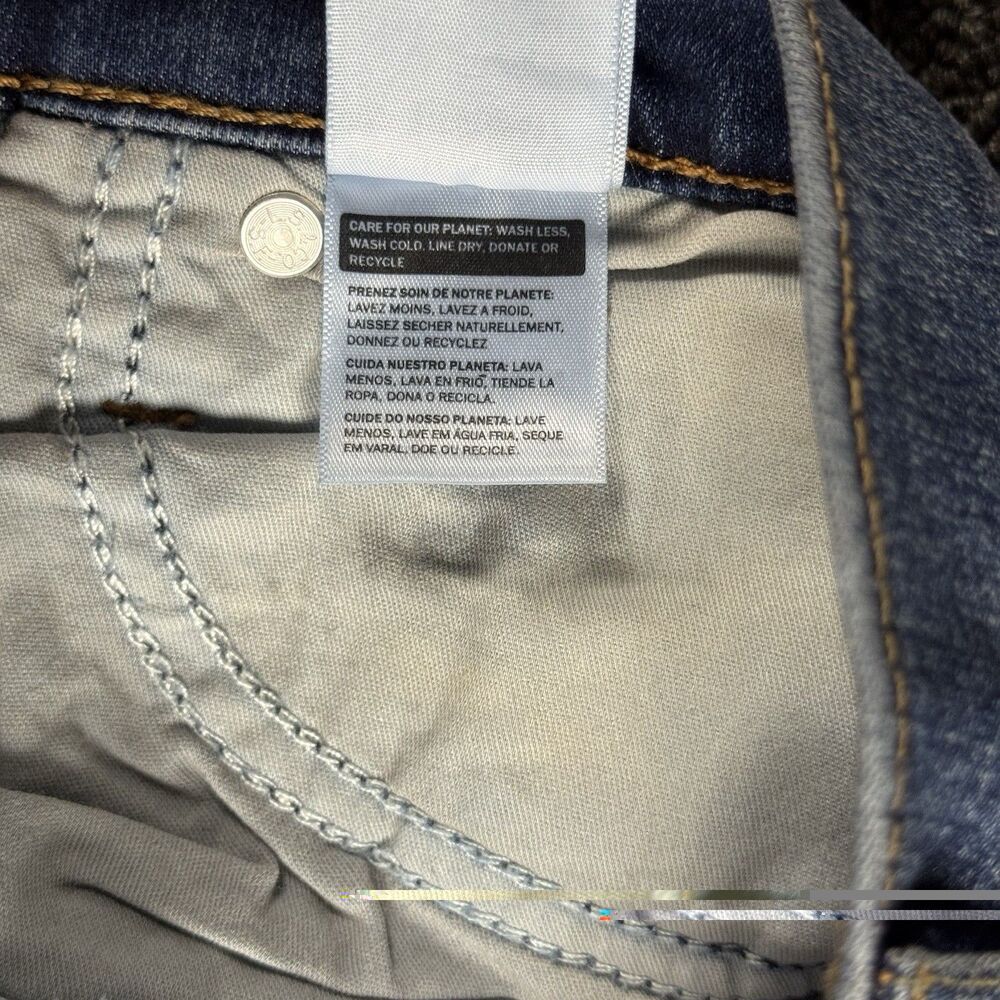 Levi's Women's 314 Shaping Straight Mid-Rise Stretch Denim Jean 29x32 Dark Wash - Picture 12 of 16